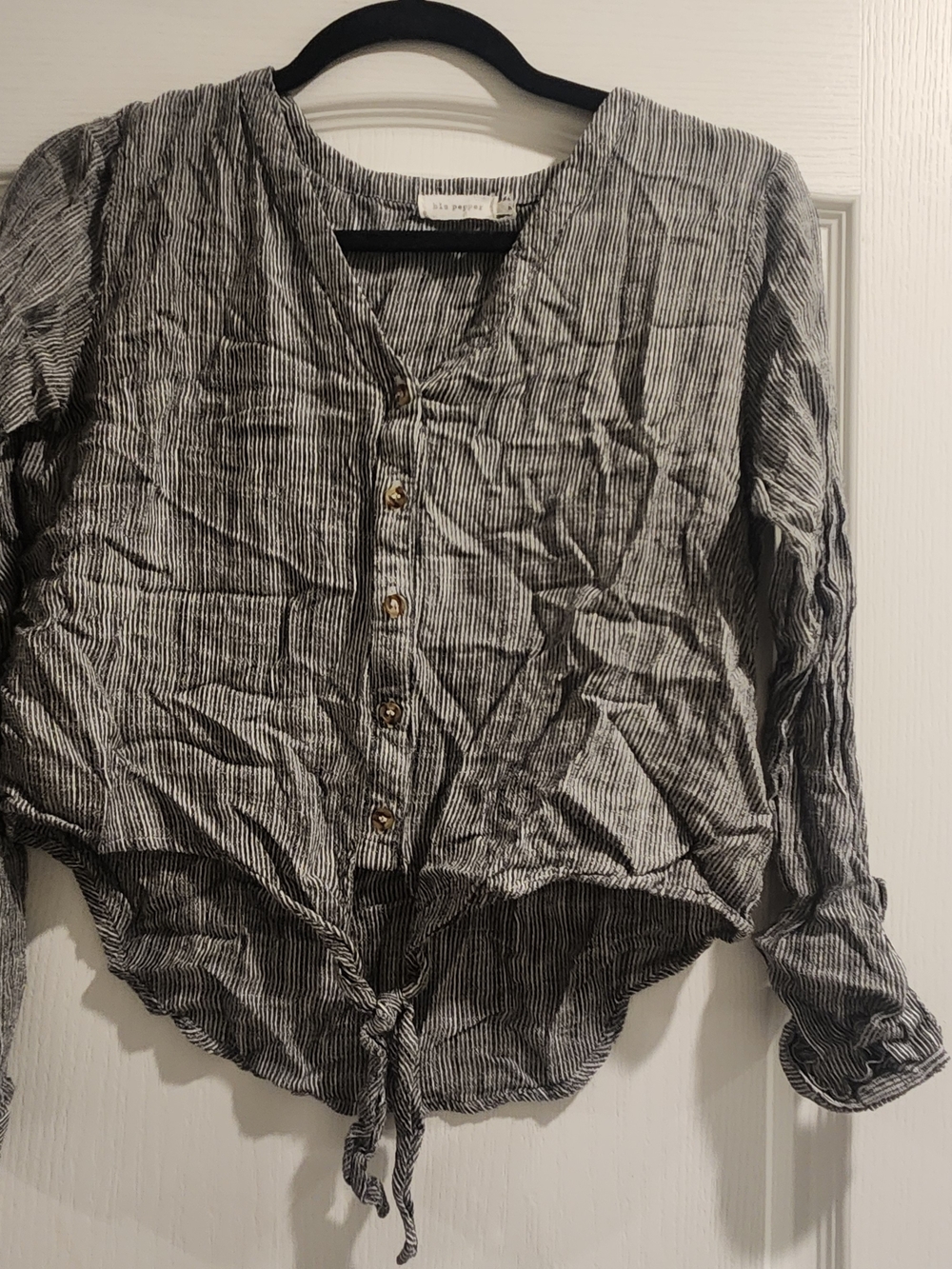 Blu Pepper Black and White Striped Button-Down Tie-Hem Top M Euc